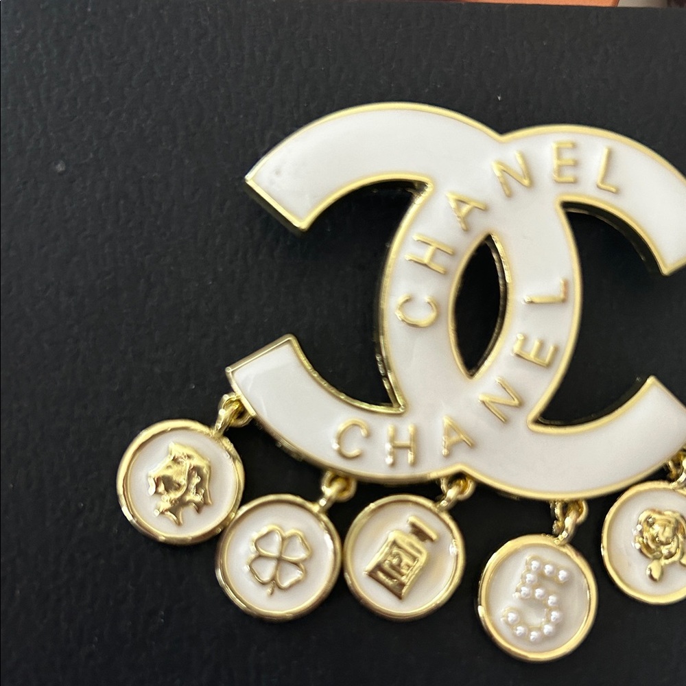 CHANELLY Gold and Cream Logo Brooch - Picture 4 of 6
